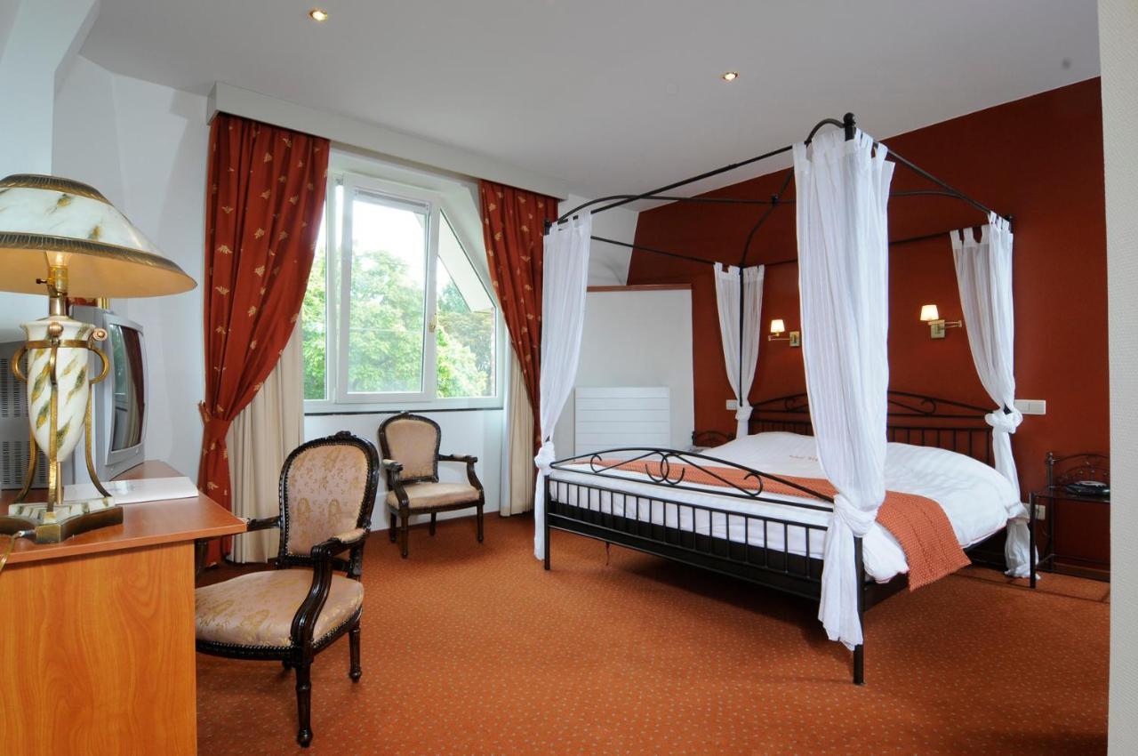 Kasteel Wurfeld Hotel Maaseik Eksteriør billede